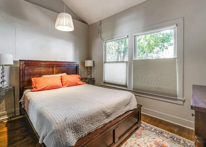 2 Mi To Downtown: Pet-friendly In Phoenix! Holiday home