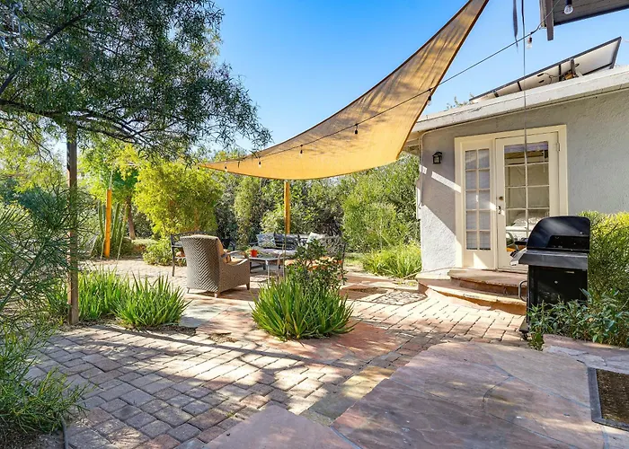 Holiday home 2 Mi To Downtown: Pet-friendly In Phoenix!